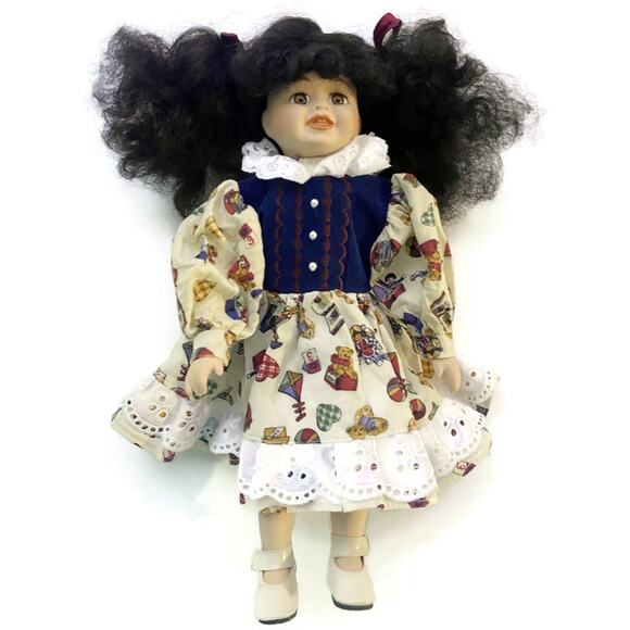 Lasting Impressions Doll Heritage Mint Companion Collection in Carrying Case 12" - Picture 7 of 12